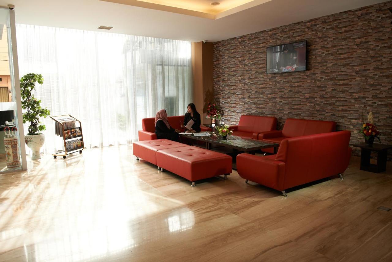 Winstar Hotel Pekanbaru Exterior foto